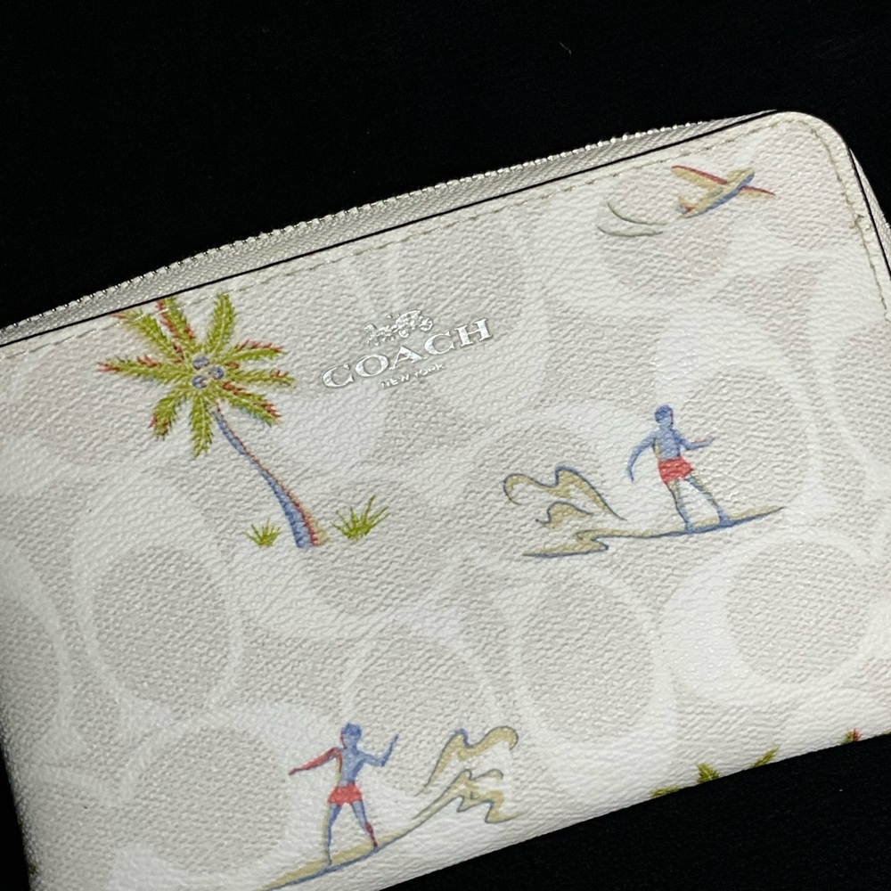 Coach Cream Wristlet with Tropical Design - Picture 4 of 5